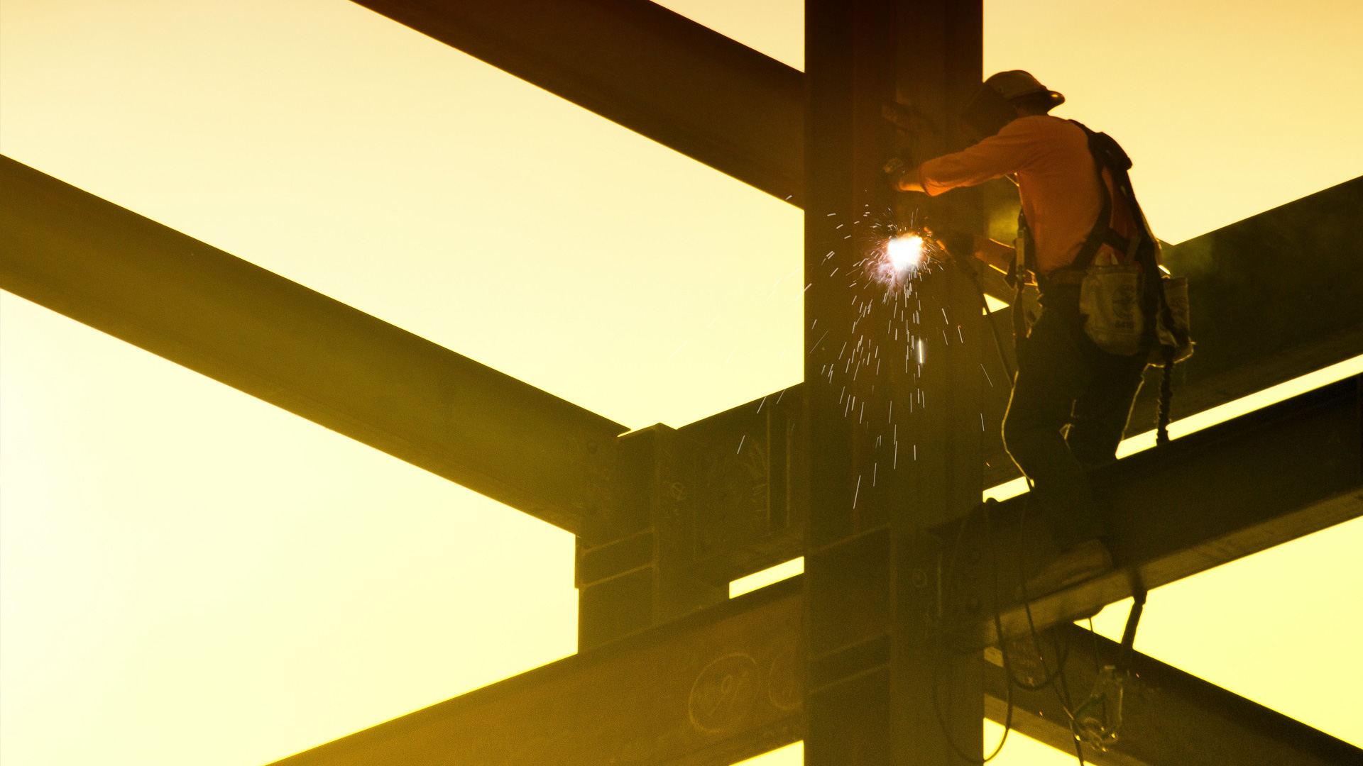 hero-servicii-constructii-structuri-metalice-1
